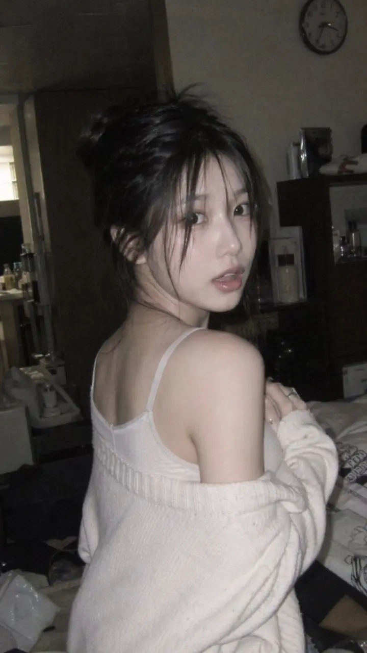 Korean Idol 3x3 Grid Portrait generated from a GPT Image 2 prompt